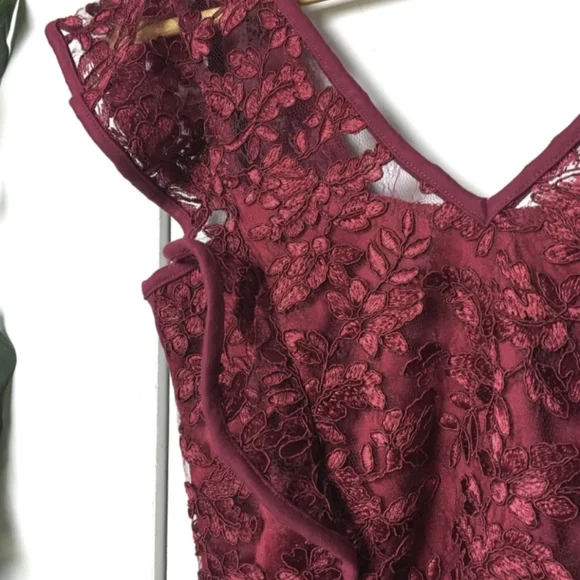 Stunning River Island Burgandy Lace Peplum Top - Picture 5 of 6